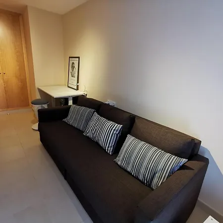 Apartment Ideal En Llanca: Terraza, Parking Y Cerca De La Playa - Es-89-87