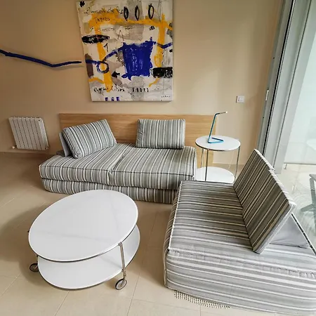 Daire Ideal En Llanca: Terraza, Parking Y Cerca De La Playa - Es-89-87 *