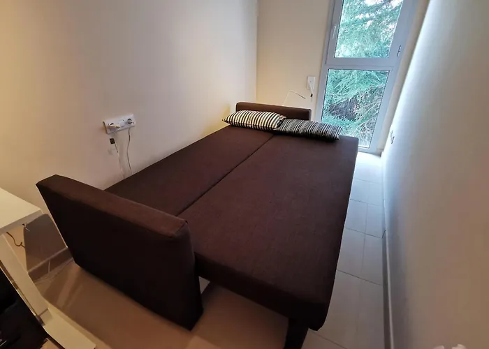 Apartment Ideal En Llanca: Terraza, Parking Y Cerca De La Playa - Es-89-87 *