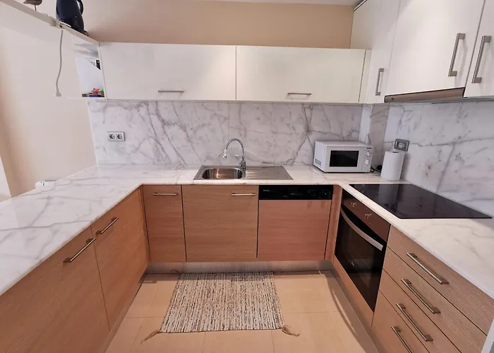 Ideal En Llanca: Terraza, Parking Y Cerca De La Playa - Es-89-87 Apartment