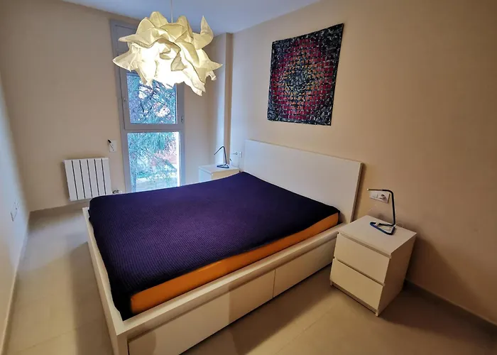 Apartment Ideal En Llanca: Terraza, Parking Y Cerca De La Playa - Es-89-87