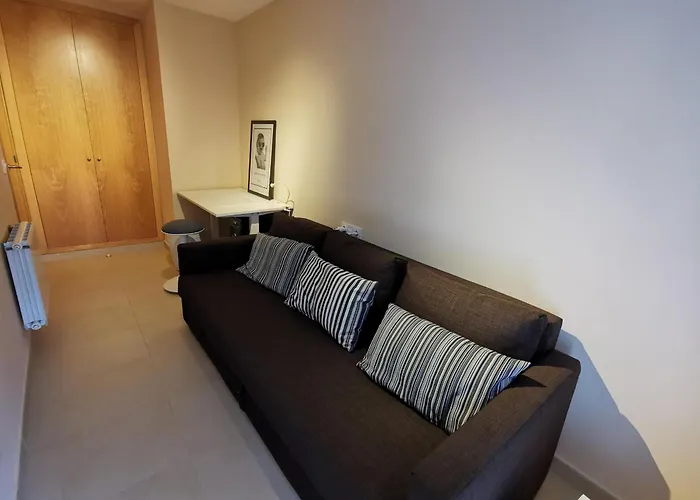 Apartment Ideal En Llanca: Terraza, Parking Y Cerca De La Playa - Es-89-87